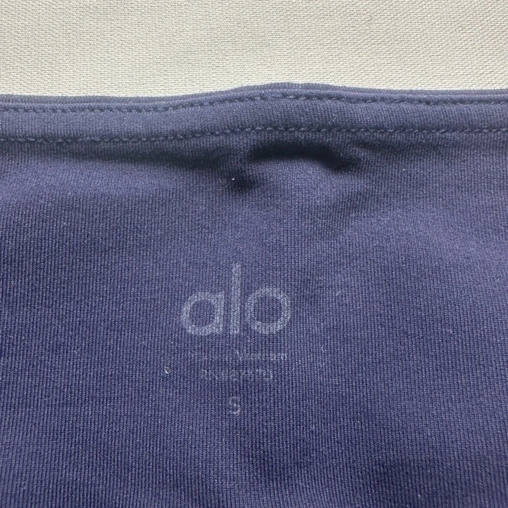 ALO navy low rise leggings. Size small